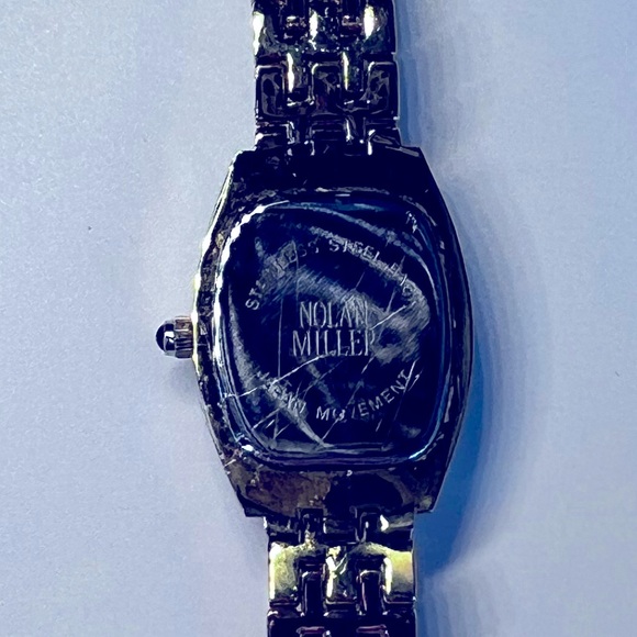 Nolan Miller stainless steel Rhinestone Gold tone Watch new battery working - Picture 3 of 7